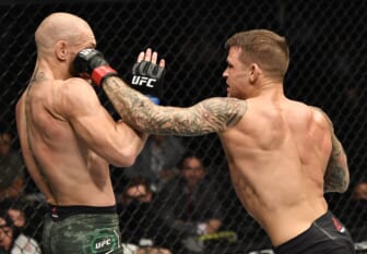Dustin Poirier stuns Conor McGregor in 2nd round at UFC 257