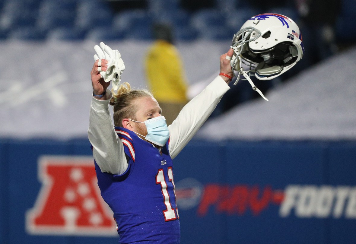 Buffalo Bills WR Cole Beasley played through a broken fibula in the NFL Playoffs.