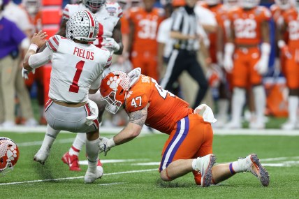 Clemson star James Skalski ejected for targeting hit on Ohio State QB Justin Fields