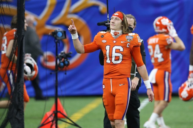 NFL Draft: Trevor Lawrence does soccer drill, lifts weights to rehab  shoulder 