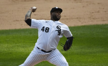 Sep 17, 2020; Chicago, Illinois, USA; Chicago White Sox relief pitcher Alex Colome (48) pitches against the Minnesota Twins during the ninth inning at Guaranteed Rate Field. Mandatory Credit: David Banks-USA TODAY Sports