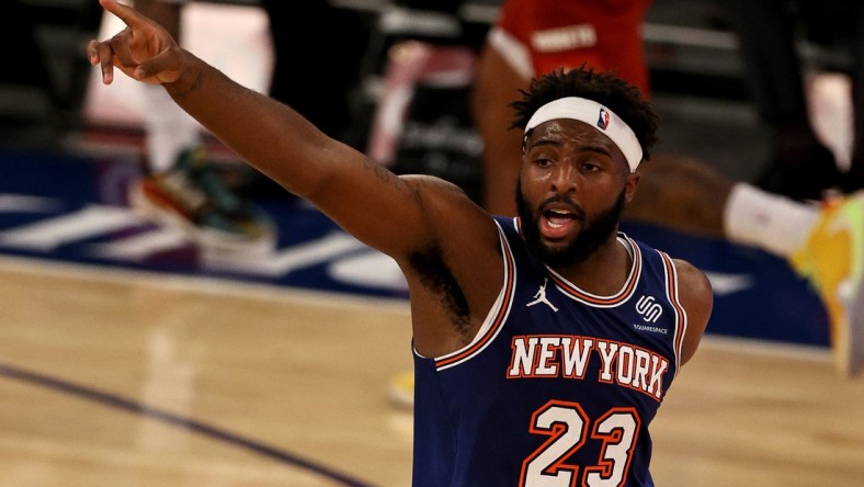 New York Knicks trade Mitchell Robinson for Kelly Oubre.