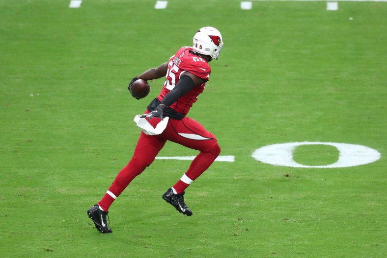 Tennessee Titans trade for Chandler Jones