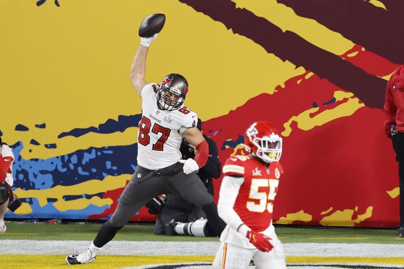 WATCH: Rob Gronkowski spikes epic 2nd TD in Super Bowl LV