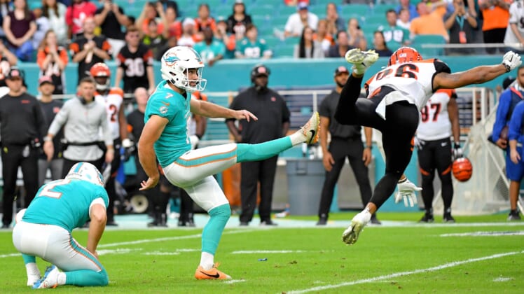 Miami Dolphins announce contract extension for kicker Jason Sanders through 2026