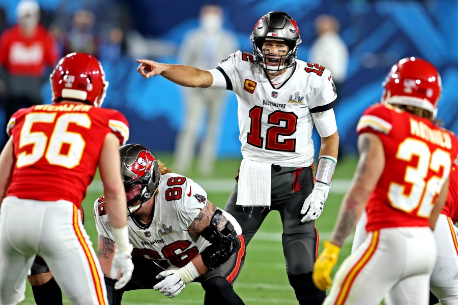 Old QB (Tom Brady) outduels young QB (Patrick Mahomes) in Buccaneers' Super  Bowl LV rout