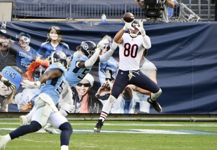 Nov 8, 2020; Nashville, Tennessee, USA;  Chicago Bears tight end Jimmy Graham (80) makes a touchdown catch as Tennessee Titans inside linebacker Jayon Brown (55) defends during the second half at Nissan Stadium. Mandatory Credit: Steve Roberts-USA TODAY Sports