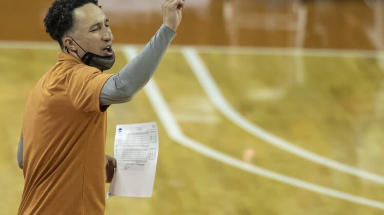 Feb 2, 2021; Austin, TX, USA; Texas Longhorns head coach Shaka Smart calls out a play to his team against Baylor Bears in the second half of an NCAA college basketball game at the Frank Erwin Center onTuesday, Feb. 2, 2021, in Austin,TX. The Baylor Bears beat the Texas Longhorns 83-69.  Mandatory Credit: Ricardo B. Brazziell-USA TODAY Sports