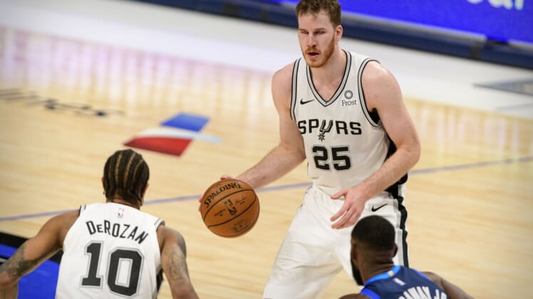Mar 10, 2021; Dallas, Texas, USA; San Antonio Spurs center Jakob Poeltl (25) in action during the game between the Dallas Mavericks and the San Antonio Spurs at the American Airlines Center. Mandatory Credit: Jerome Miron-USA TODAY Sports