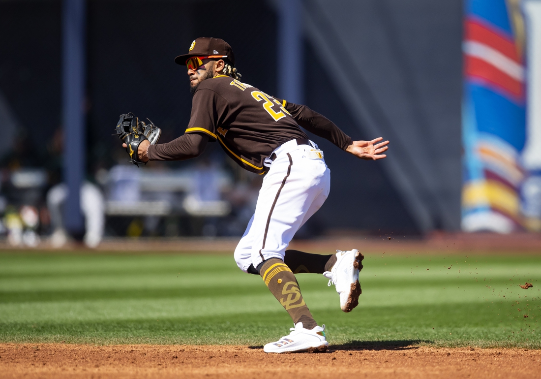 Padres cautious after Tatis exits with shoulder injury