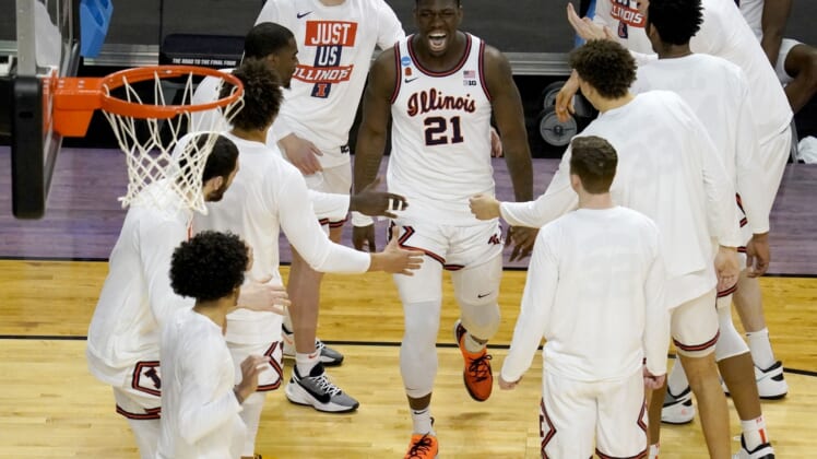 Illinois Fighting Illini center Kofi Cockburn (21)  takes the court during player introductions before a game against Drexel in the first round of the 2021 NCAA Tournament on Tuesday, March 19, 2019, at Indiana Farmers Coliseum in Indianapolis, Ind. Mandatory Credit: Grace Hollars/IndyStar via USA TODAY Sports