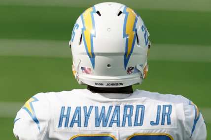 Las Vegas Raiders sign Casey Hayward