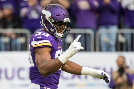 Minnesota Vikings win big by signing Danielle Hunter to a new contract