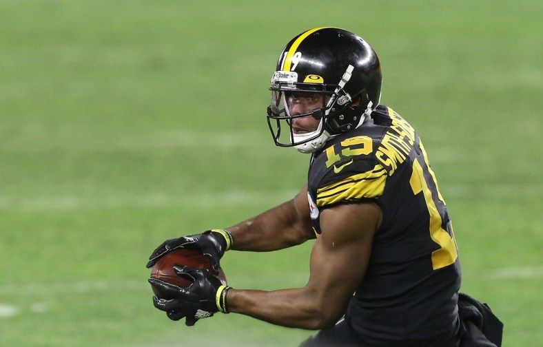 JuJu Smith-Schuster staying with Pittsburgh Steelers on 1-year deal