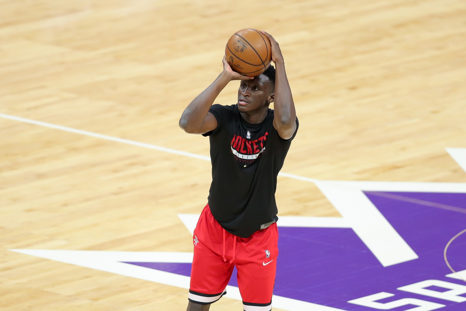 Miami Heat trade for Victor Oladipo, expected to sign LaMarcus Aldridge : Sportsnaut