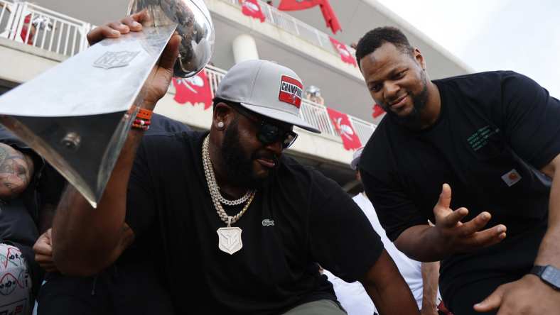 Tampa Bay Buccaneers boost Super Bowl repeat bid with Donovan Smith, Ndamukong Suh moves