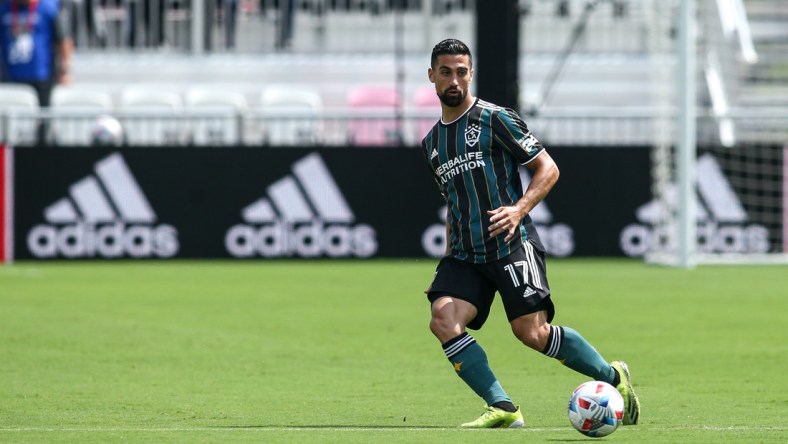 Apr 18, 2021; Fort Lauderdale, FL, Fort Lauderdale, FL, USA; Los Angeles Galaxy midfielder Sebastian Lletget (17) controls the ball against Inter Miami CF during the first half at DRV PNK Stadium. Mandatory Credit: Sam Navarro-USA TODAY Sports