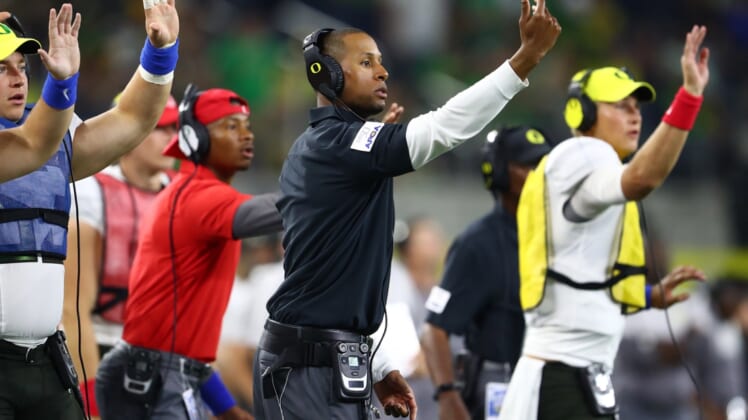 Aug 31, 2019; Arlington, TX, USA; Oregon Ducks wide receiver coach Jovon Bouknight on the sidelines during the game against the Auburn Tigers at AT&T Stadium. Mandatory Credit: Matthew Emmons-USA TODAY Sports