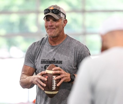 Brett Favre said trying to connect with new teammates may be difficult for Tom Brady amid COVID-19.Xxx 0807 Clemson Practice 28 Jpg S Bbc Usa Sc