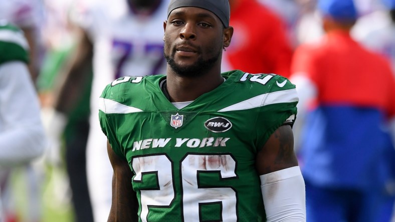 Sep 13, 2020; Orchard Park, New York, USA; New York Jets running back Le'Veon Bell (26) walks off the field following the game against the Buffalo Bills at Bills Stadium. Mandatory Credit: Rich Barnes-USA TODAY Sports