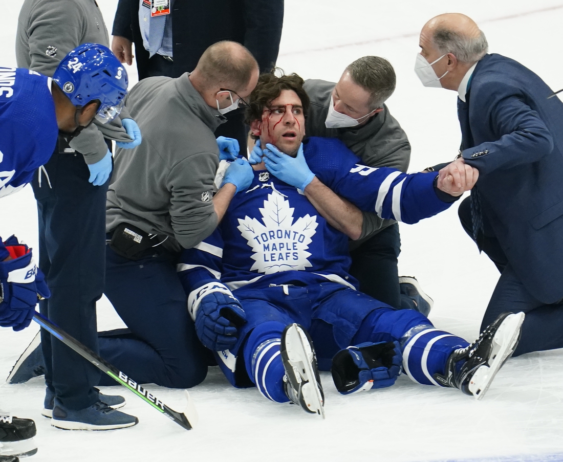 NHL roundup: John Tavares injured as the Toronto Maple Leafs fall to Habs