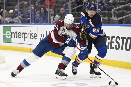 WATCH: Avalanche pull away from Blues to seize 3-0 series lead