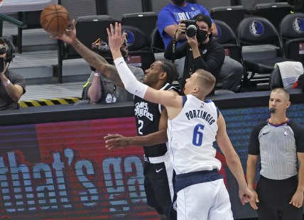 WATCH: Kawhi Leonard leads Clippers past Mavs to even series 2-2