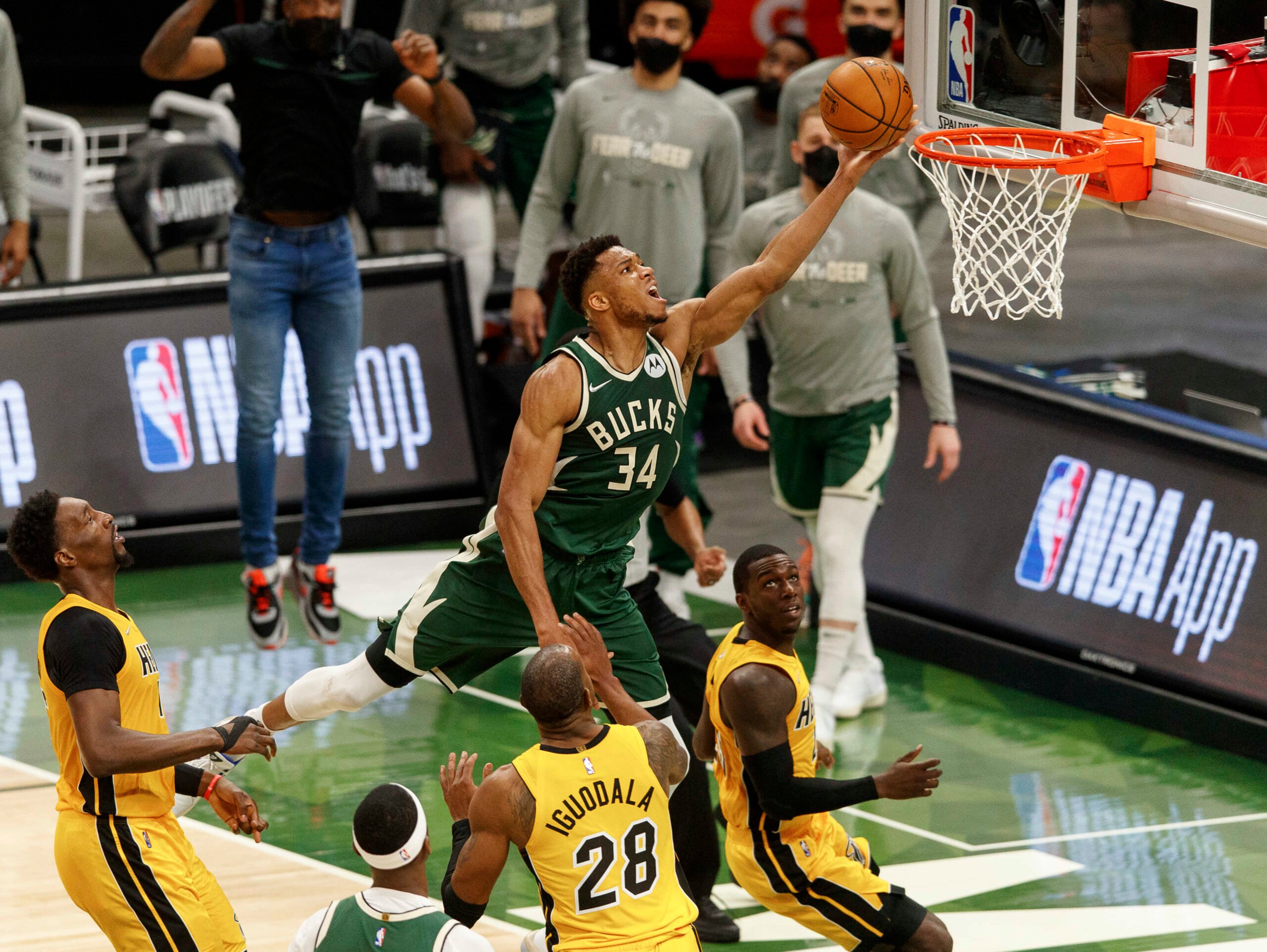 WATCH: Miami Heat's Trevor Ariza with dirty foul on Giannis Antetokounmpo