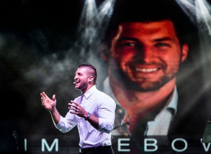 NFL front offices think Tim Tebow signing ‘is a gimmick’, doesn’t have shot at playing in 2021