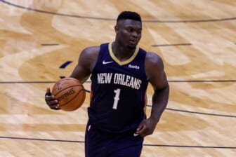 Zion Williamson fractures finger, out indefinitely