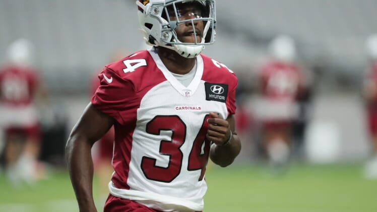 Arizona Cardinals defensive back Jalen Thompson warms up during practice at State Farm Stadium August 12, 2020. This was the first day of training camp.Cardinals Training Camp