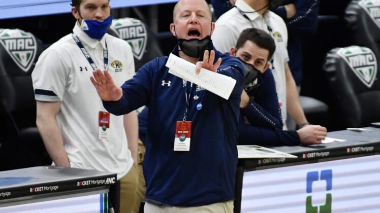 Mar 11, 2021; Cleveland, Ohio, USA; Kent State Golden Flashes head coach Rob Senderoff reacts during the first half against the Ohio Bobcats at Rocket Mortgage FieldHouse. Mandatory Credit: Ken Blaze-USA TODAY Sports