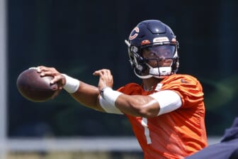 Justin Fields already drawing rave reviews with Chicago Bears