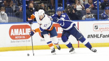 WATCH: Tampa Bay Lightning even semifinal series with win over New York Islanders