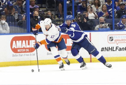 WATCH: Tampa Bay Lightning even semifinal series with win over New York Islanders