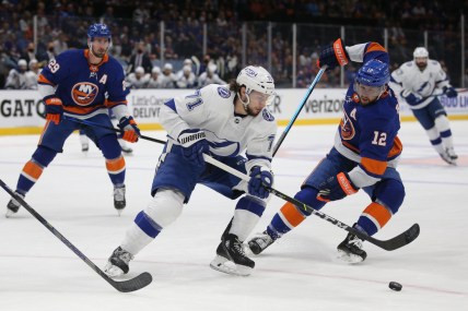 WATCH: Tampa Bay Lightning win, lead New York Islanders 2-1 in series