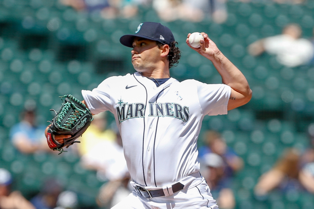 Mariners pitcher Marco Gonzales welcomes newborn baby