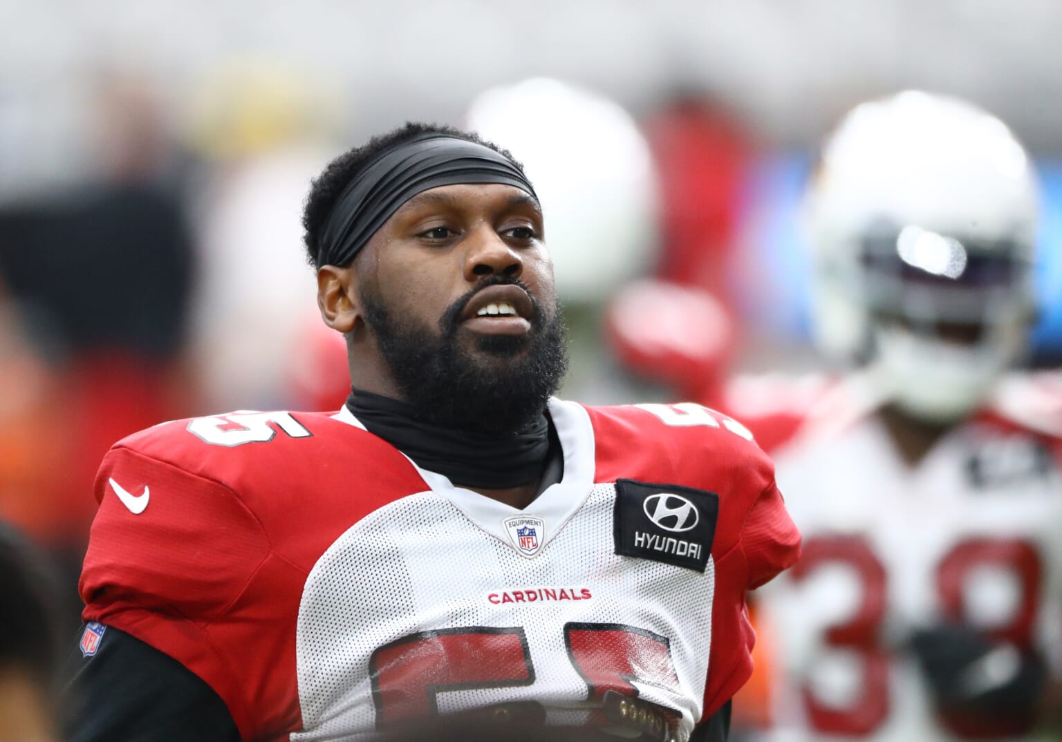 Arizona Cardinals star Chandler Jones requests trade amid contract dispute