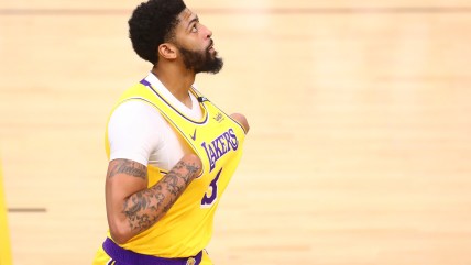 LOOK: Los Angeles Lakers’ Anthony Davis exits Game 6 after aggravating groin injury