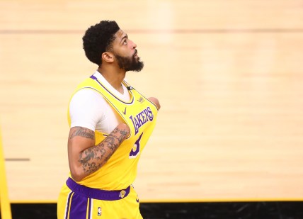 LOOK: Los Angeles Lakers’ Anthony Davis exits Game 6 after aggravating groin injury