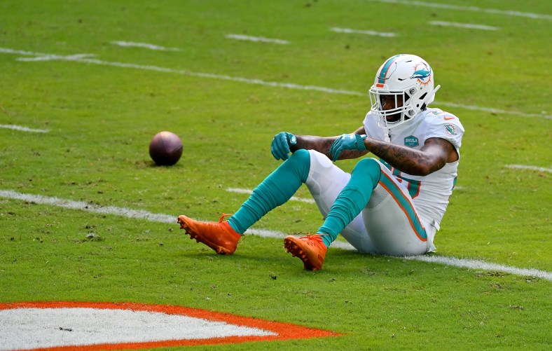 Best ways for Miami Dolphins to handle Xavien Howard holdout