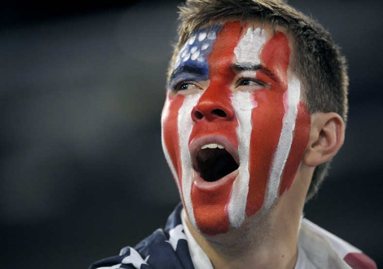 A U.S. fan reacts after the team's 3-1 victory over Jamaics during in their Concacaf Gold Cup Semifinal game at Nissan Stadium in Nashville, Tenn., Thursday, July 4, 2019.

Sem 1752