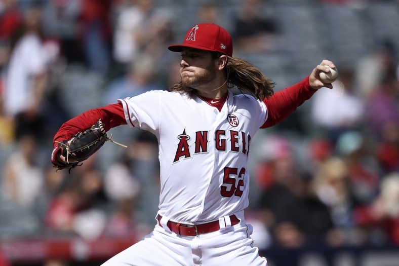 Sep 29, 2019; Anaheim, CA, USA; Los Angeles Angels pitcher Dillon Peters pitches during the first inning against the Houston Astros at Angel Stadium of Anaheim. Mandatory Credit: Kelvin Kuo-USA TODAY Sports
