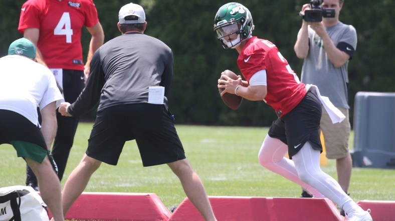 Quarterback, Zach Wilson practices his footwork as the New York Jets participate in OTA   s at their practice facility in Florham Park, NJ on June 10, 2021.

The New York Jets Participate In Ota S At Their Practice Facility In Florham Park Nj On June 10 2021