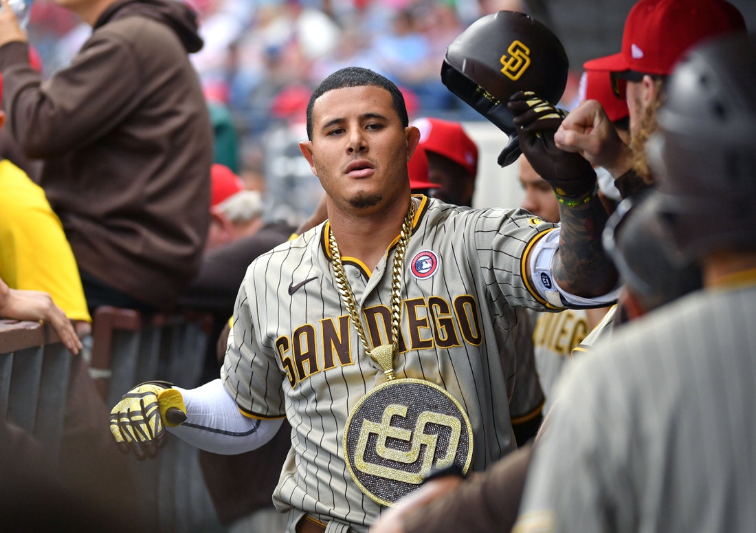 Manny Machado homers twice as Padres keep 'emptying the tank