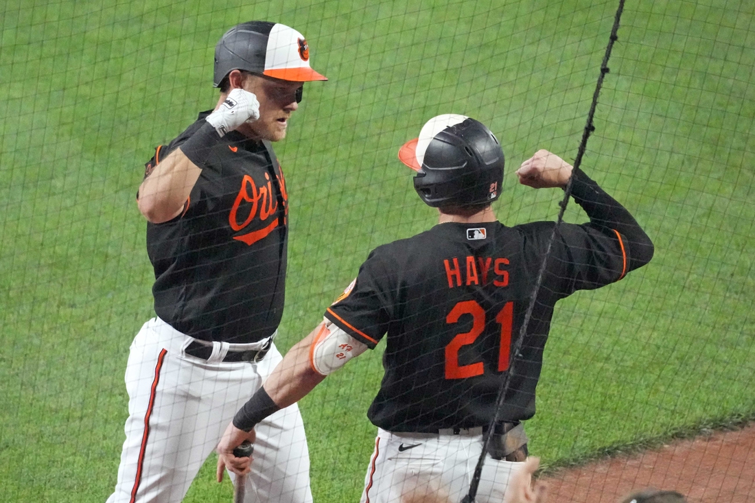 Mancini homers twice as O's defeat the Nats