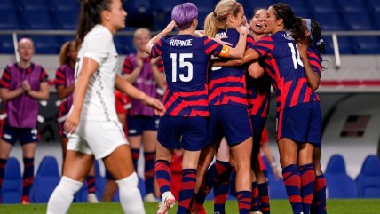 RECAP: USWNT rebounds with romp over New Zealand at Olympics