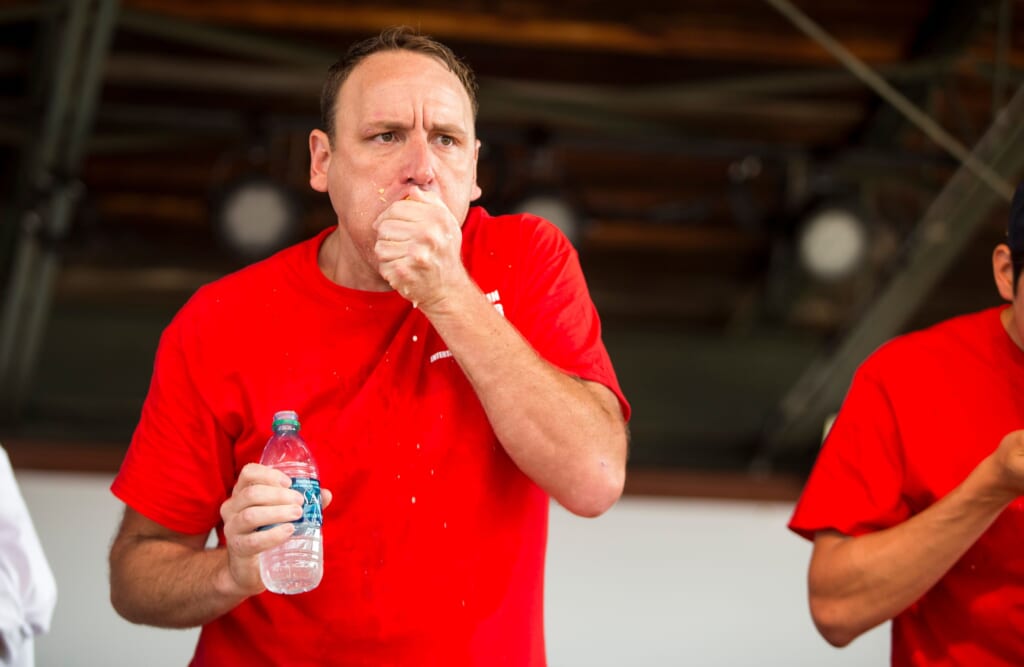 Twitter reacts to Joey Chestnut beating hot dog record, ESPN feed cutting out in historic moment