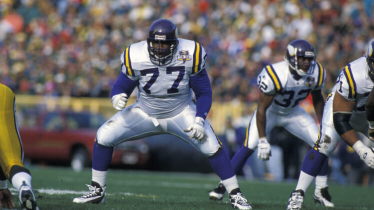 Minnesota Vikings to Honor Korey Stringer, Start Athletic Training  Scholarship Fund 