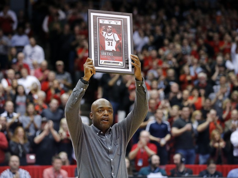 Former Cincinnati Bearcats guard Nick Van Exel is recognized in the second half during the college basketball game between the Memphis Tigers and the Cincinnati Bearcats Thursday, Feb. 23, 2017, at Fifth Third Arena in Cincinnati.

022317 Memphis Cincinnati 721